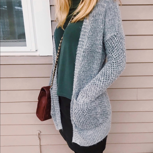 American Eagle Outfitters Sweaters - ❤️ AMERICAN EAGLE CARDIGAN ❤️